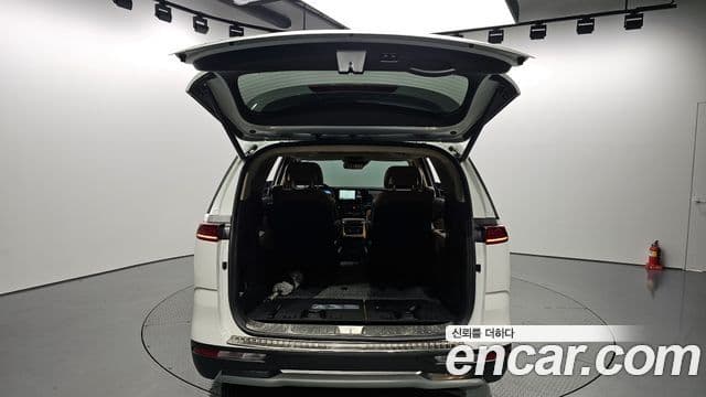 Kia Carnival 2023 — Фото 20/20