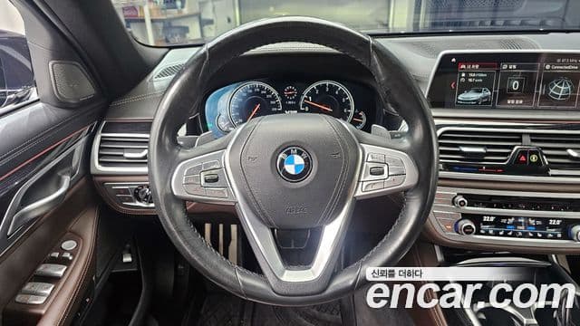 BMW 7 Series 2019 — Photo 17/20