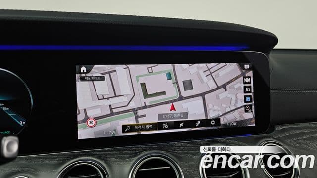 Mercedes-Benz E-Class 2020 — фото 14 из 20