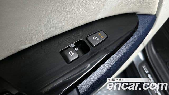 Kia Sportage 2023 — ფოტო 19/20