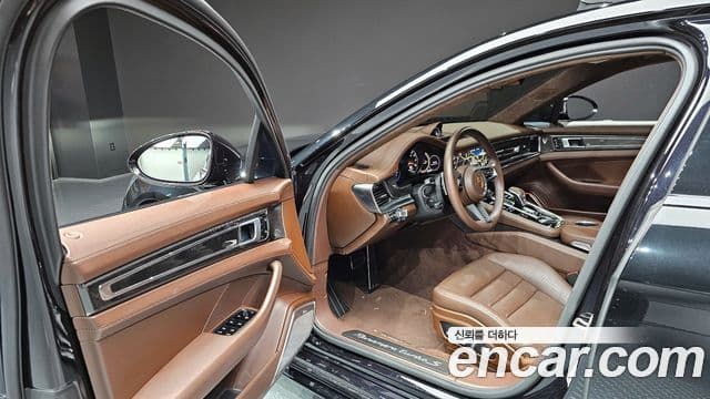 Porsche Panamera 2021 — фото 11 из 20