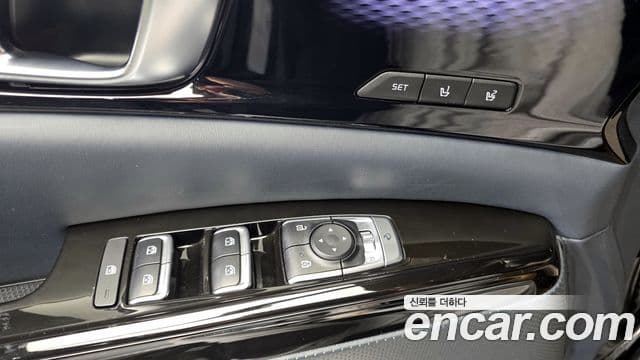 Kia Carnival 2023 — ფოტო 14/20