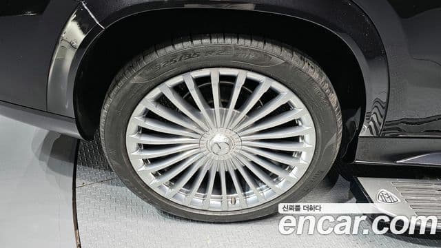 Mercedes-Benz GLS-Class 2021 — Photo 1/20