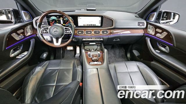 Mercedes-Benz GLS-Class 2021 — Photo 10/20