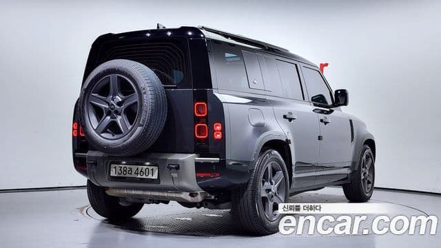 Land Rover Defender 2024 — Фото 2/20