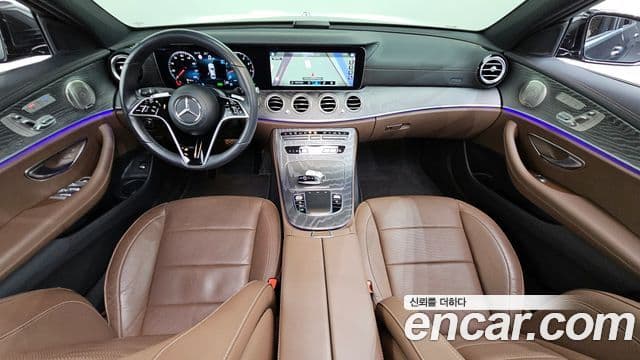 Mercedes-Benz E-Class 2022 — ფოტო 13/20