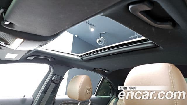 Mercedes-Benz E-Class 2022 — ფოტო 2/20