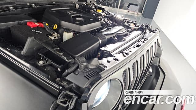 Jeep Wrangler 2021 — Şəkil 6/20