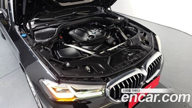 BMW 5 Series 2020 — ფოტო 6/20