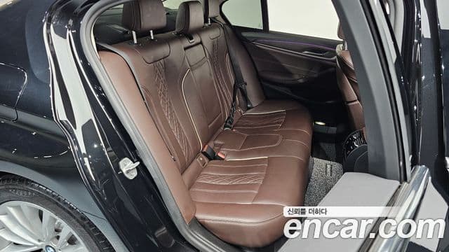 BMW 5 Series 2020 — ფოტო 12/20