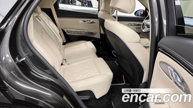 Genesis GV70 2023 — ფოტო 12/20