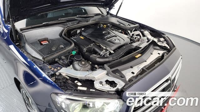 Mercedes-Benz E-Class 2021 — фото 6 из 20