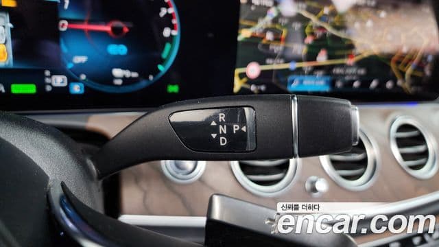 Mercedes-Benz E-Class 2021 — фото 9 из 20