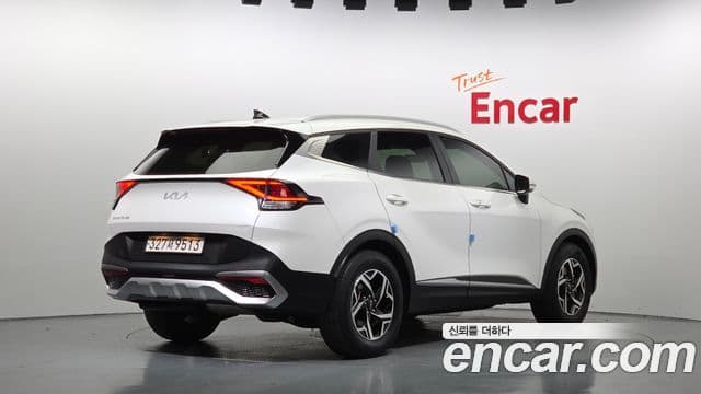 Kia Sportage 2021 — ფოტო 2/20