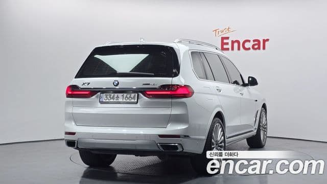 BMW X7 2021 — Photo 18/20