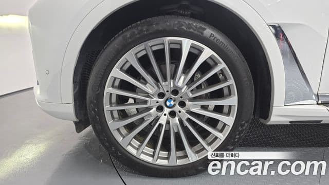 BMW X7 2021 — Photo 2/20