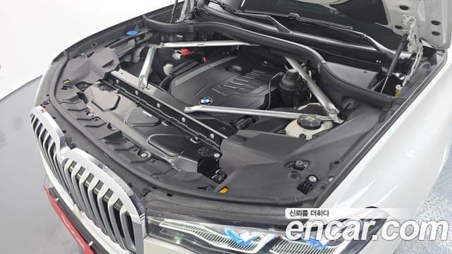 BMW X7 2021 — Photo 4/20