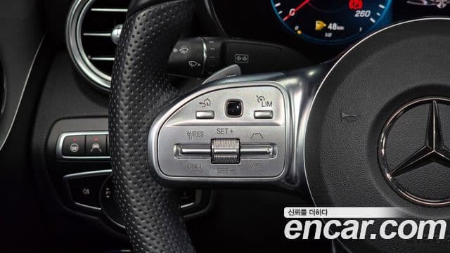 Mercedes-Benz C-Class 2023 — Photo 8/20