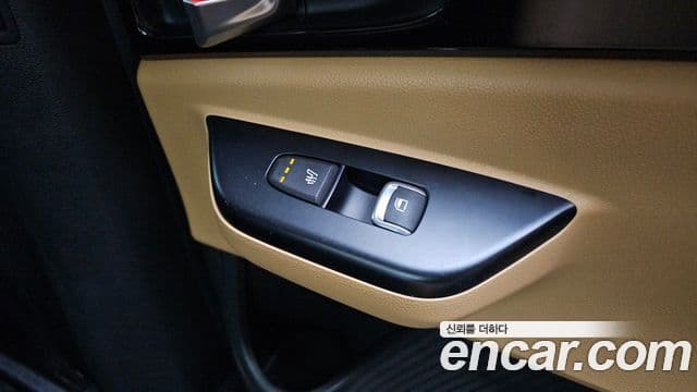 Kia Carnival 2022 — ფოტო 18/20