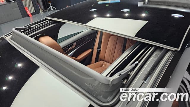 Audi A6 2021 — ფოტო 13/20