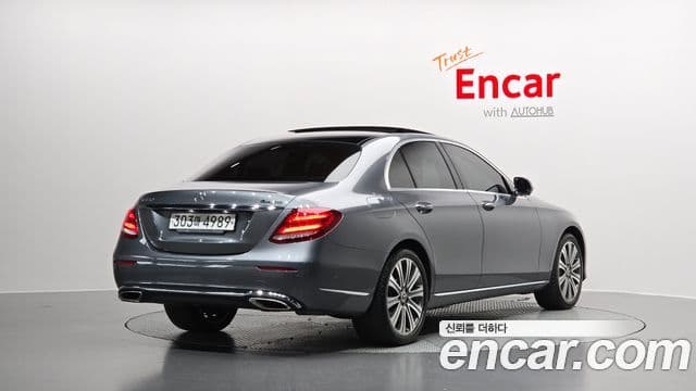 Mercedes-Benz E-Class 2019 — ფოტო 2/20