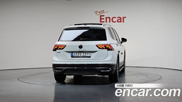 Volkswagen Tiguan Allspace 2022 — ფოტო 4/20