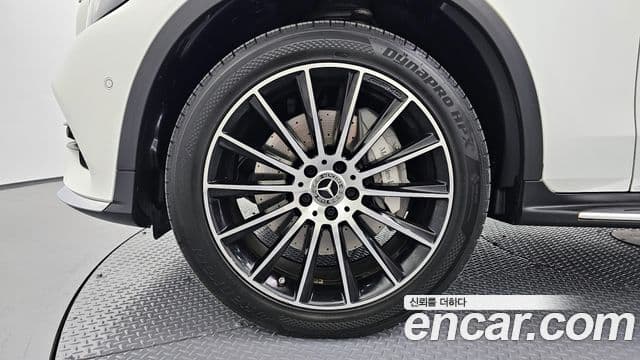 Mercedes-Benz GLC-Class 2019 — Şəkil 18/20