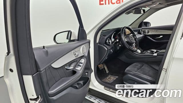 Mercedes-Benz GLC-Class 2019 — Şəkil 19/20