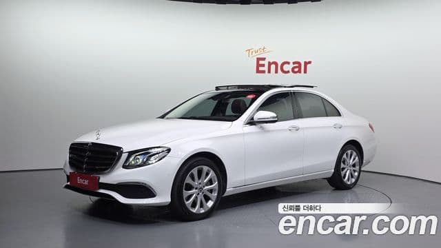 Mercedes-Benz E-Class 2019 — ფოტო 1/20