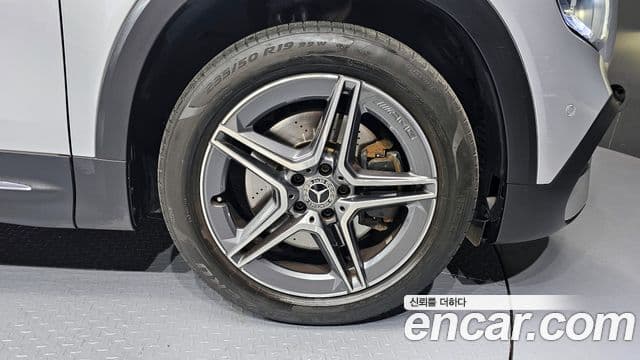 Mercedes-Benz GLB-Class 2020 — Şəkil 5/20