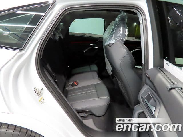 Audi Q5 2025 — Photo 11/20