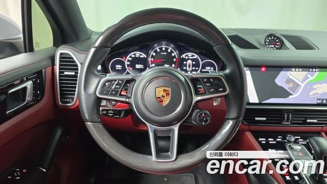 Porsche Cayenne 2020 — Фото 13/20