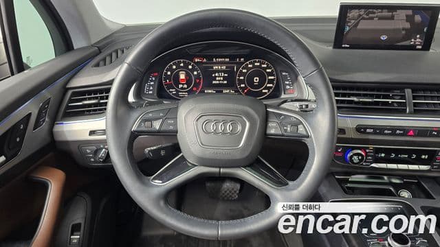 Audi Q7 2019 — Şəkil 14/20