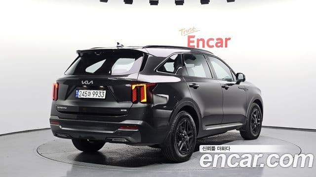 Kia Sorento 2023 — ფოტო 2/20