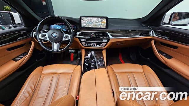BMW 5 Series 2021 — Photo 12/20