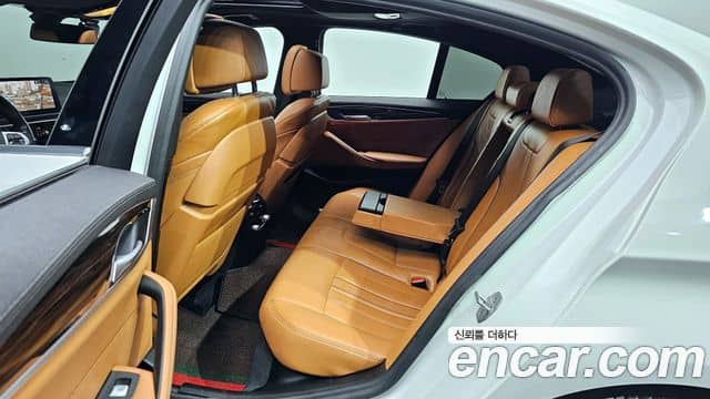 BMW 5 Series, 2021