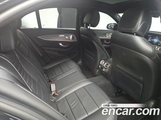 Mercedes-Benz E-Class 2022 — Şəkil 11/19