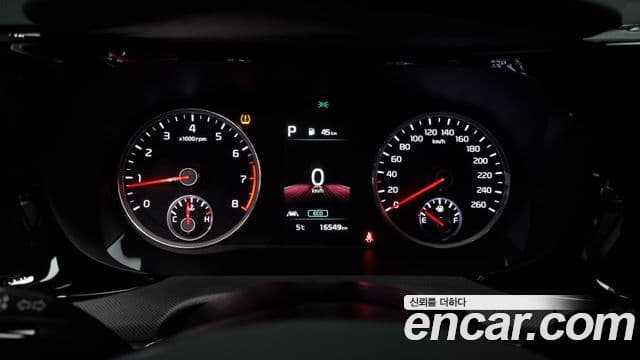 Kia K5 2023 — Şəkil 8/20