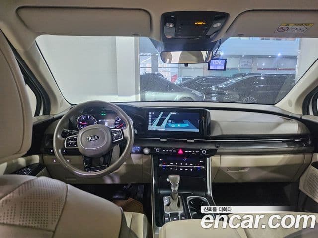 Kia Carnival 2021 — ფოტო 5/16