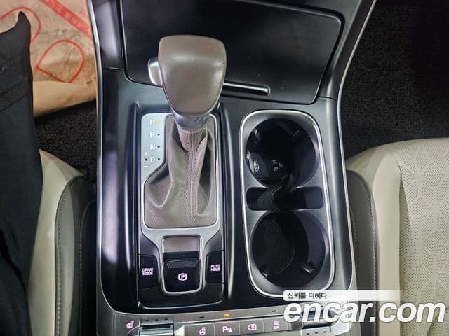 Kia Carnival 2021 — ფოტო 12/16
