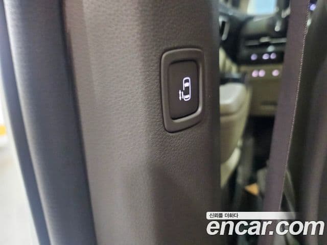 Kia Carnival 2021 — ფოტო 14/16