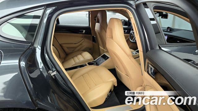 Porsche Panamera 2018 — Şəkil 12/20