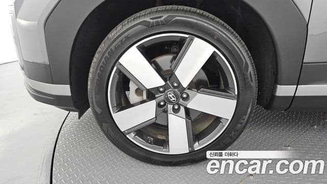 Hyundai Santa Fe 2024 — ფოტო 5/20