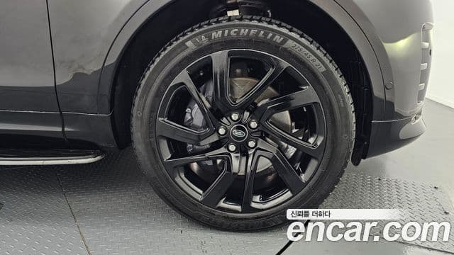 Land Rover Discovery 5 2022 — ფოტო 4/20