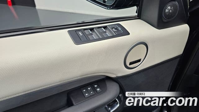 Land Rover Discovery 5 2022 — ფოტო 17/20