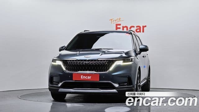 Kia Carnival 2021 — ფოტო 2/20