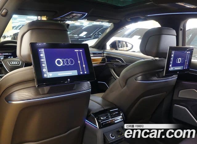 Audi A8 2022 — Şəkil 18/20