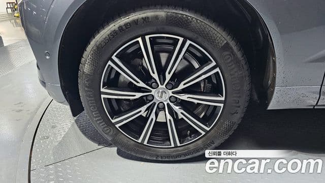Volvo XC60 2019 — фото 5 из 20