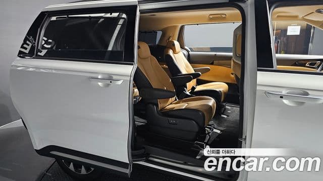 Kia Carnival 2023 — Şəkil 12/20