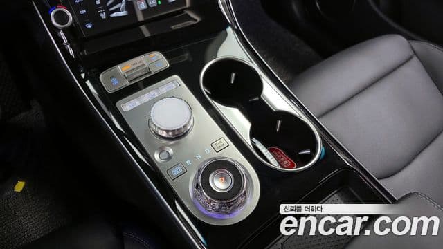 Genesis GV70 2024 — фото 9 из 20